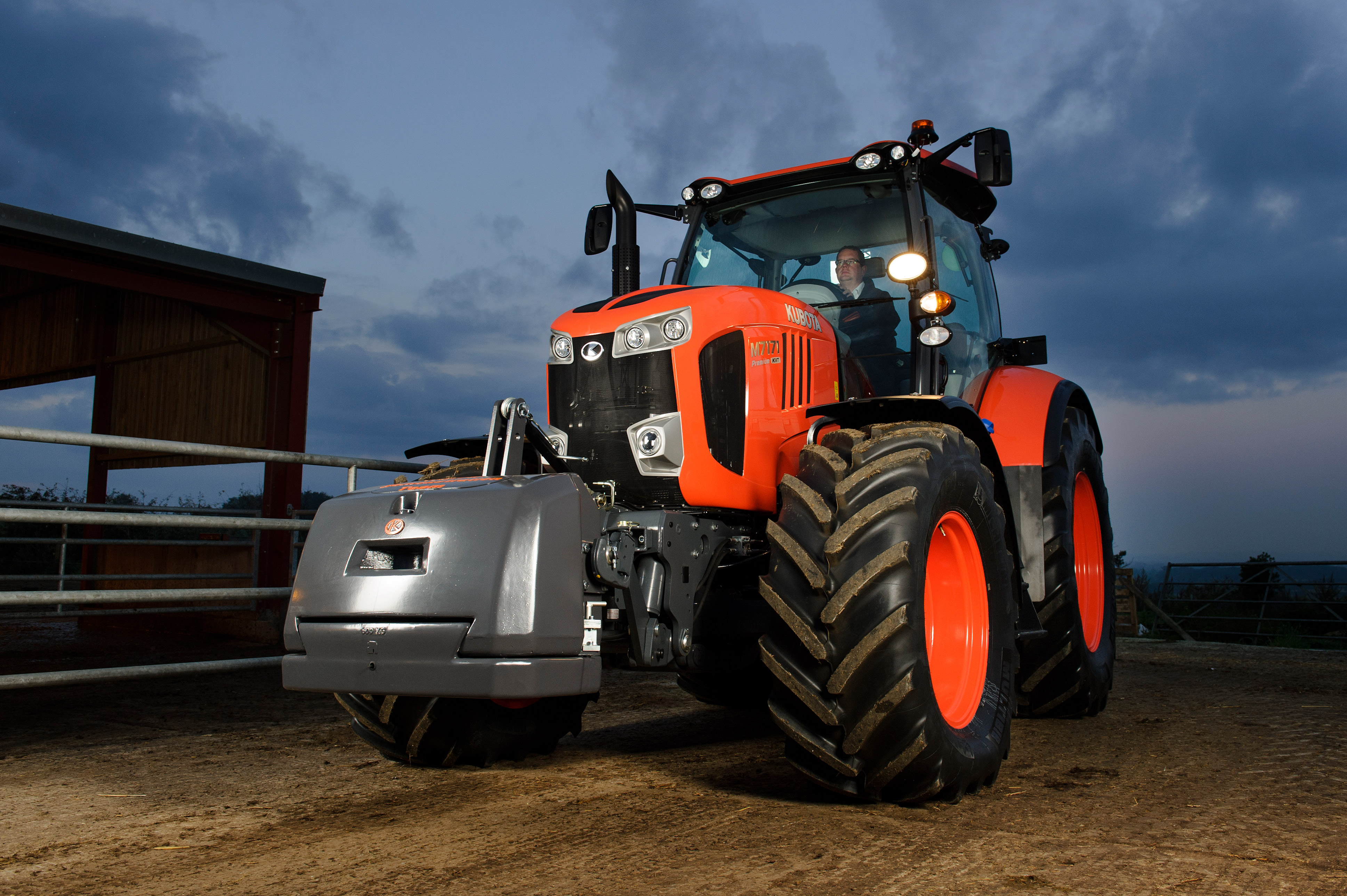 kubota-m7002-series-tractors-130150170hp
