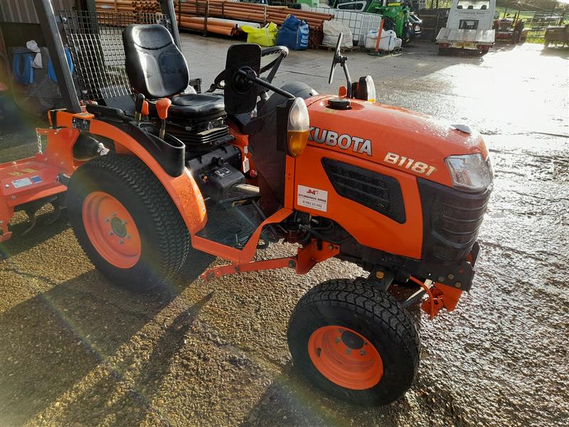 used-kubota-b1181-compact-tractor-18hp